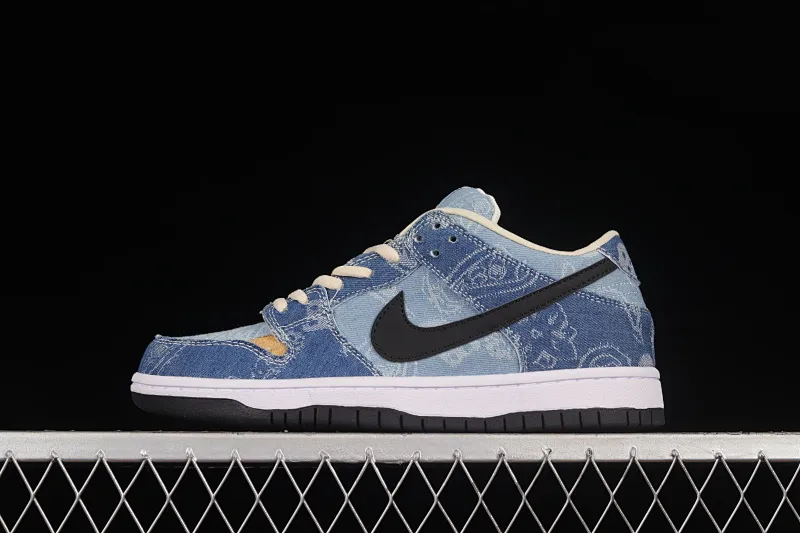 All Categories Nk SB Dunk Series Nk SB Dunk Low Low-top skate shoes Circlecustom x Nk Dunk Low joint custom model Cashew flower denim low-top skate shoes BQ6817-168